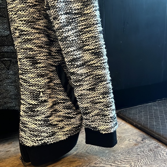 LF Millau womens black and white cardigan with graphics design. - Picture 3 of 6